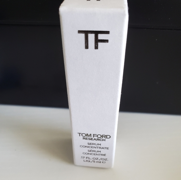 Tom Ford Research Serum Concentrate - Picture 4 of 6